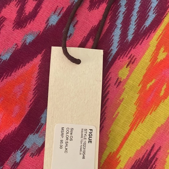 NWT 4 fabulous Figue dinner napkins - Picture 2 of 4